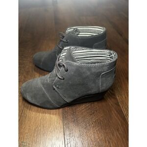 Toms Boots Womens 6 Desert Wedge Lace Up Ankle Bootie Grey Suede Leather Casual